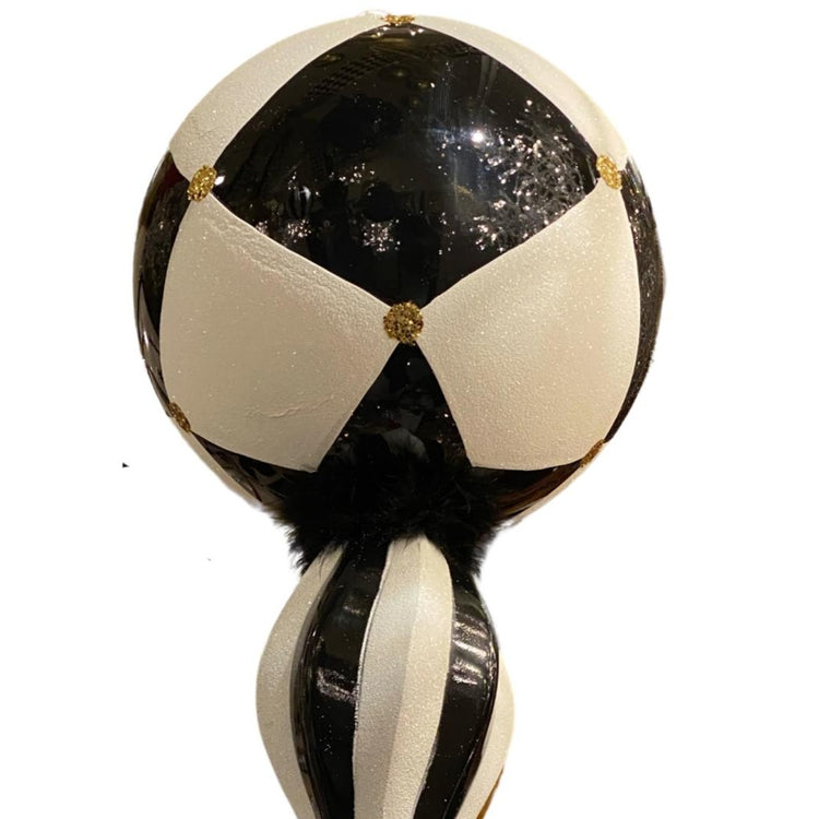 FINIAL BLANCO CON NEGRO