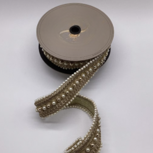 LISTÓN DORADO CON PERLAS METÁLICAS